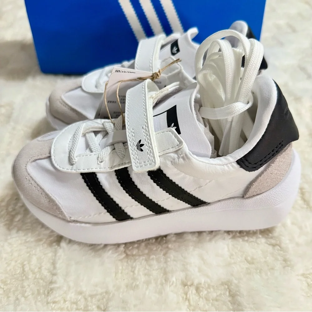 Adidas Kids White and Black Striped Sneakers size 10k 10T unisex NEW - NWT
